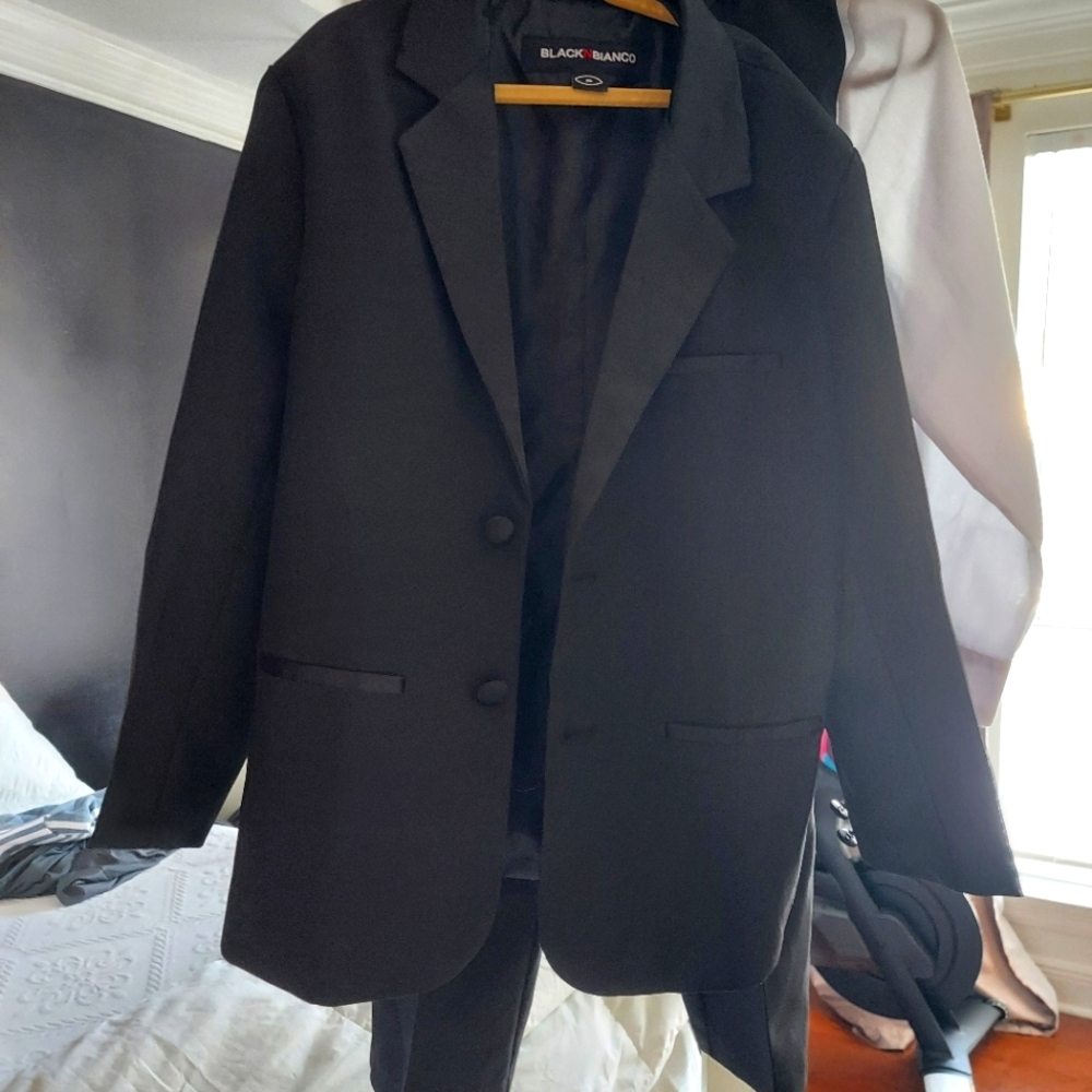 Boys 5 piece tuxedo